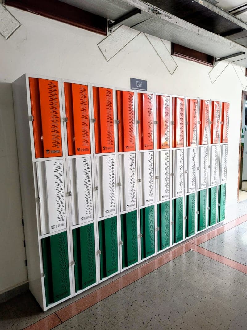 Colegio Mayor - Mobiliario Especializado